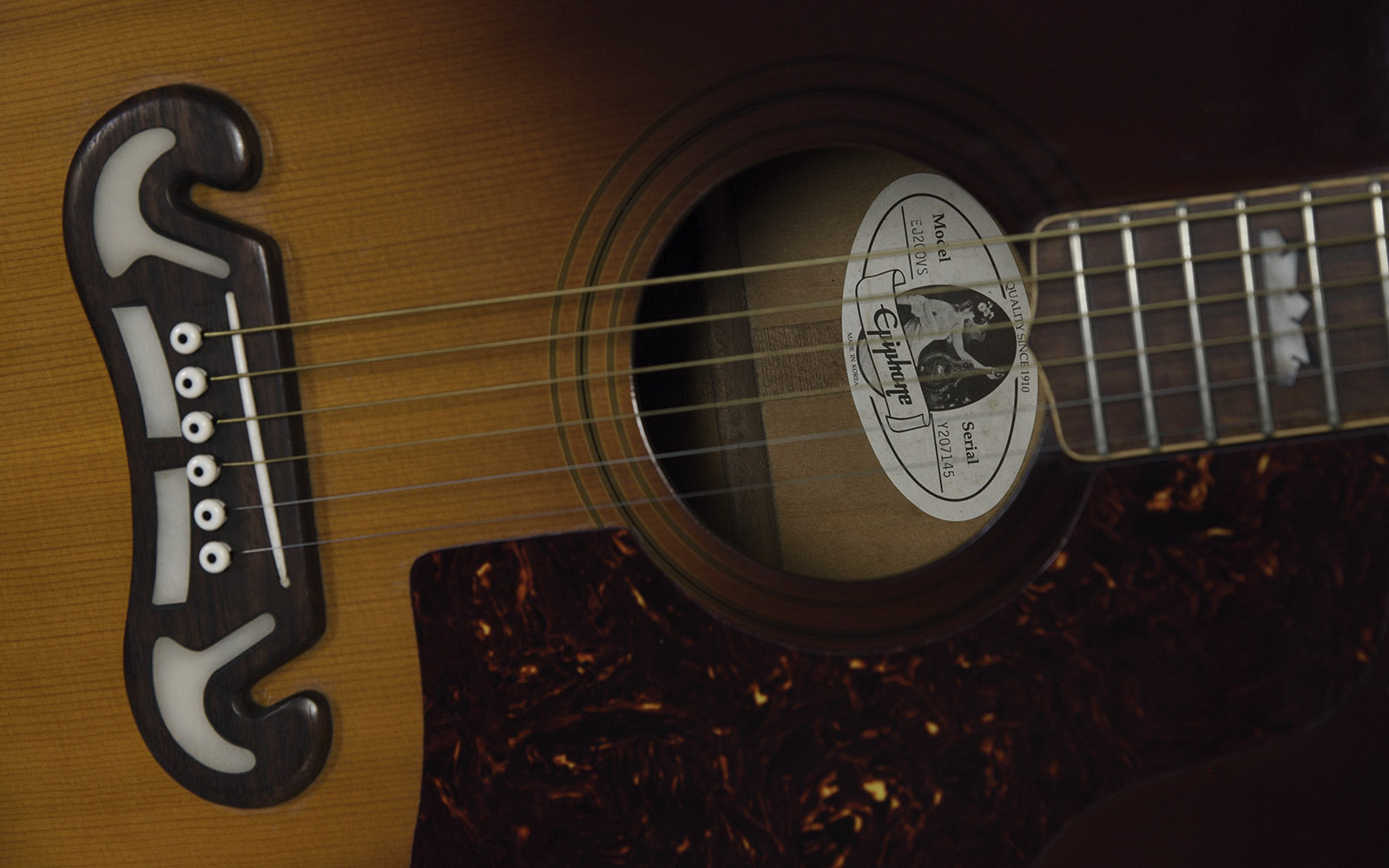 The humble Epiphone EJ-200: the acoustic sound of Oasis – The